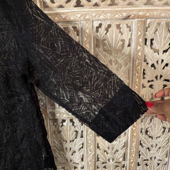 Gloria Vanderbilt Casuals Black Goth Geometric Sheer 3/4 Sleeve Button Up Top M - Picture 3 of 10